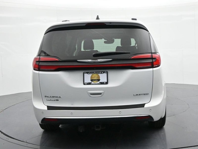 2023 Chrysler Pacifica Limited FWD