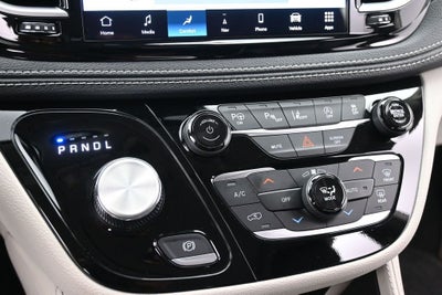 2024 Chrysler Pacifica Limited FWD