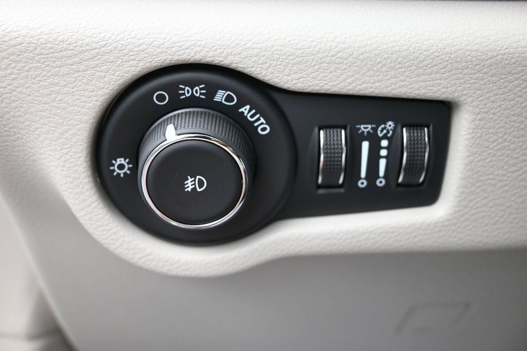 2024 Chrysler Pacifica Limited FWD