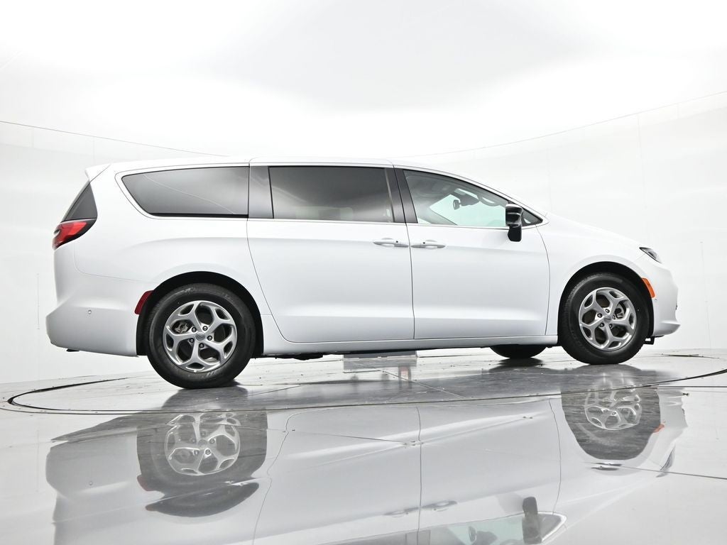 2024 Chrysler Pacifica Limited FWD