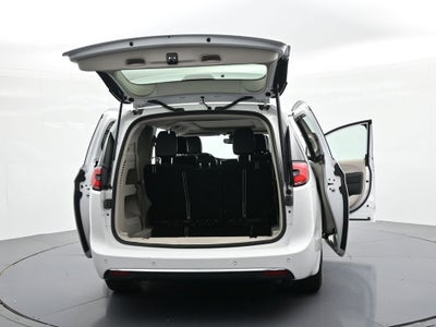 2024 Chrysler Pacifica Limited FWD
