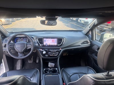 2025 Chrysler Pacifica Limited FWD