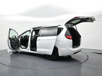 2025 Chrysler Pacifica Limited FWD