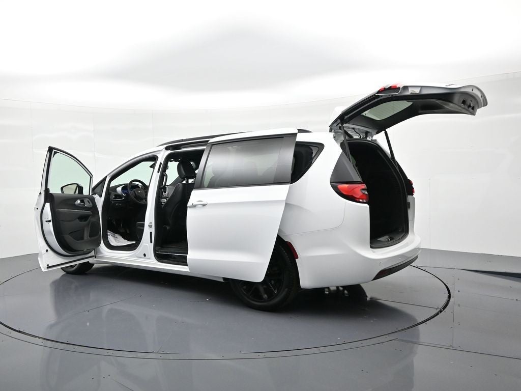 2025 Chrysler Pacifica Limited FWD