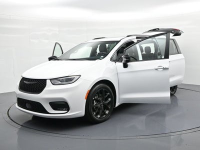 2025 Chrysler Pacifica Limited FWD