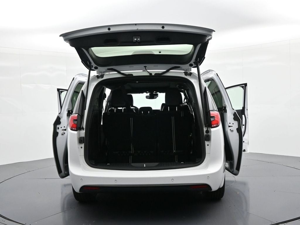 2025 Chrysler Pacifica Limited FWD