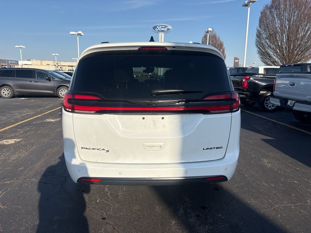 2025 Chrysler Pacifica Limited FWD