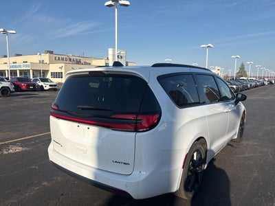 2025 Chrysler Pacifica Limited FWD