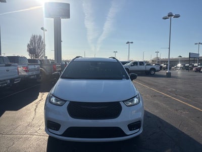 2025 Chrysler Pacifica Limited FWD