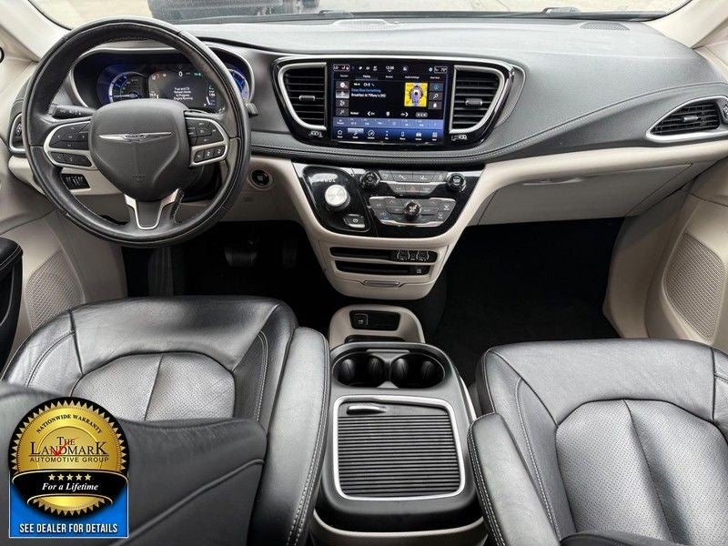 2022 Chrysler Pacifica Hybrid Touring L FWD