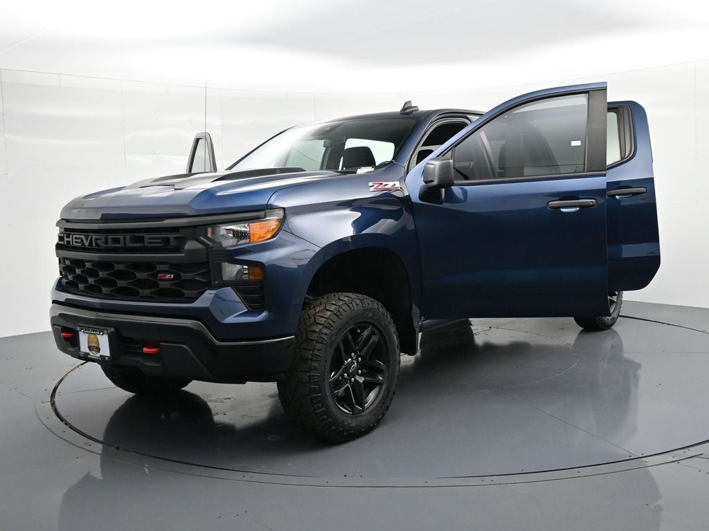 2023 Chevrolet Silverado 1500 4WD Crew Cab 147" Custom Trail Boss