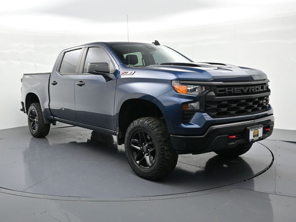 2023 Chevrolet Silverado 1500 4WD Crew Cab 147" Custom Trail Boss