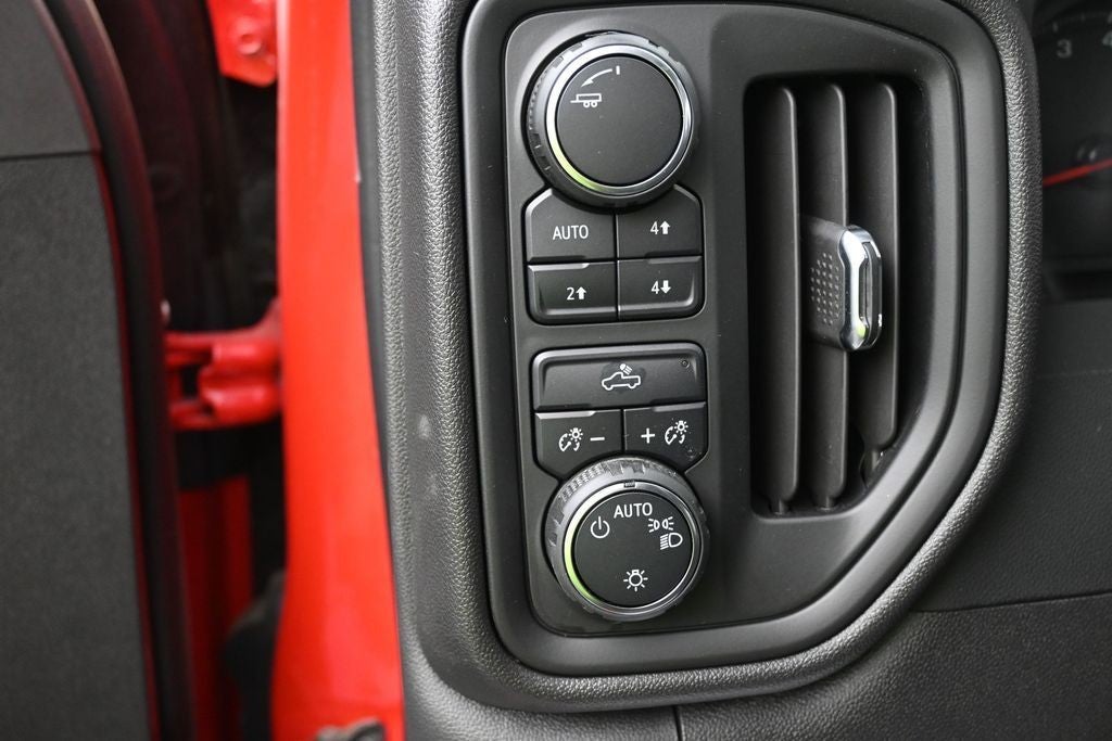 2024 Chevrolet Silverado 1500 4WD Crew Cab 147" Custom Trail Boss