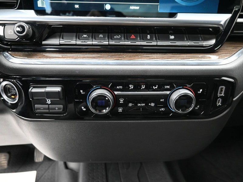 2023 Chevrolet Silverado 1500 4WD Crew Cab 147" RST