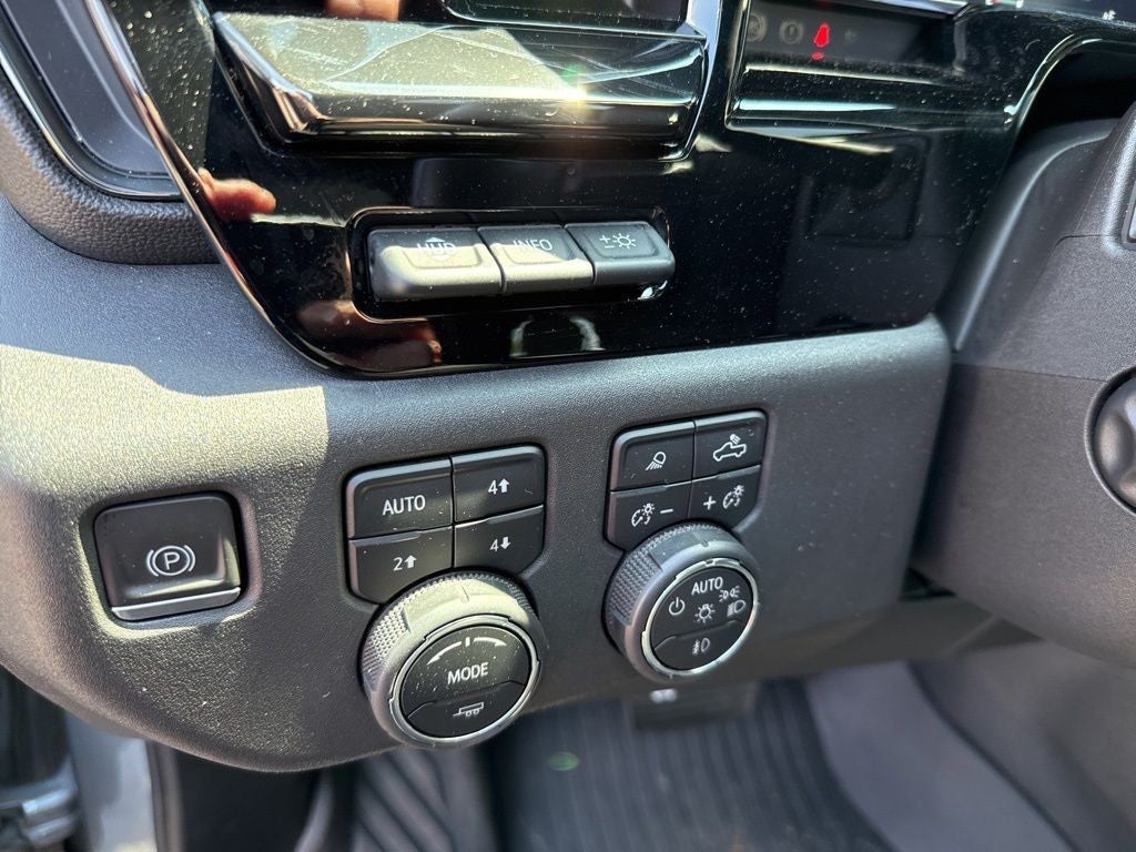 2023 Chevrolet Silverado 1500 4WD Crew Cab 147" ZR2