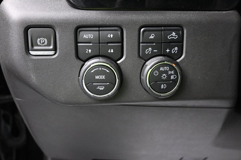 2023 Chevrolet Silverado 1500 4WD Crew Cab 147" High Country