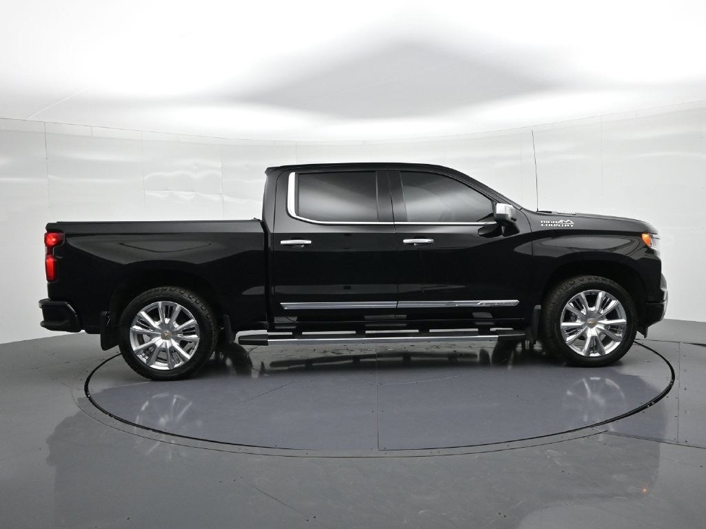 2023 Chevrolet Silverado 1500 4WD Crew Cab 147" High Country