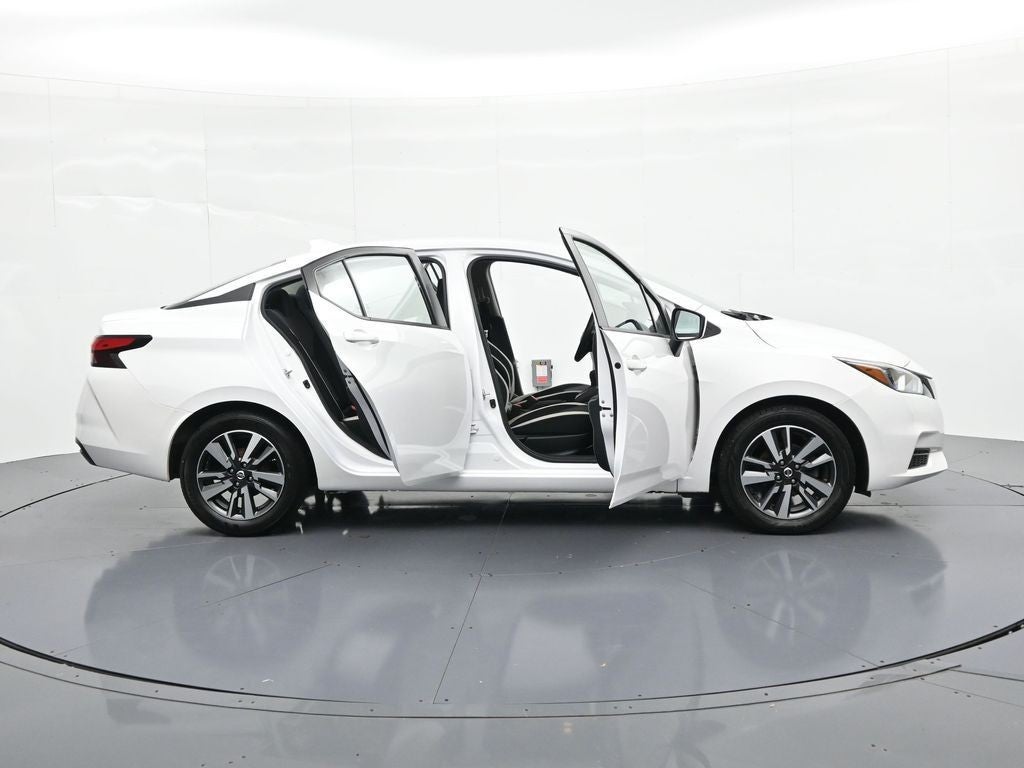 2022 Nissan Versa SV CVT