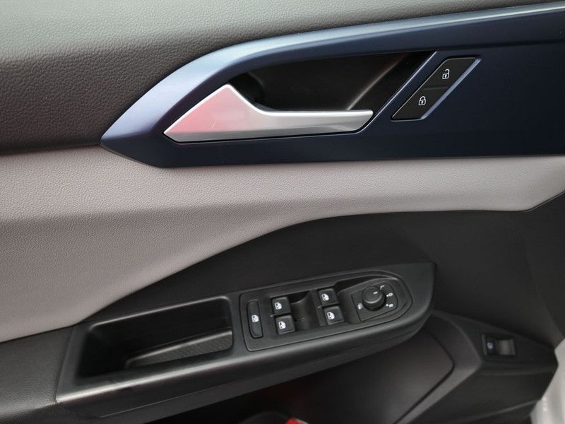 2023 Volkswagen Taos SE 4MOTION