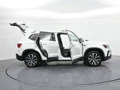 2023 Volkswagen Taos SE 4MOTION