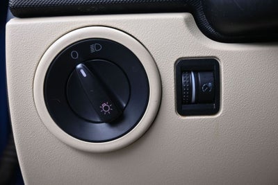 2008 Volkswagen Beetle Convertible 2.5L Black Tie Edition