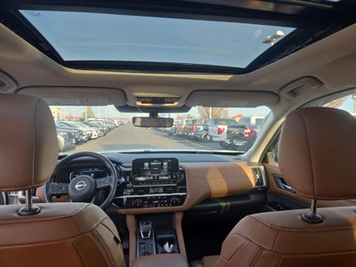 2024 Nissan Pathfinder Platinum 4WD