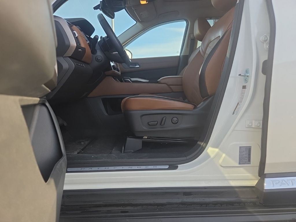 2024 Nissan Pathfinder Platinum 4WD