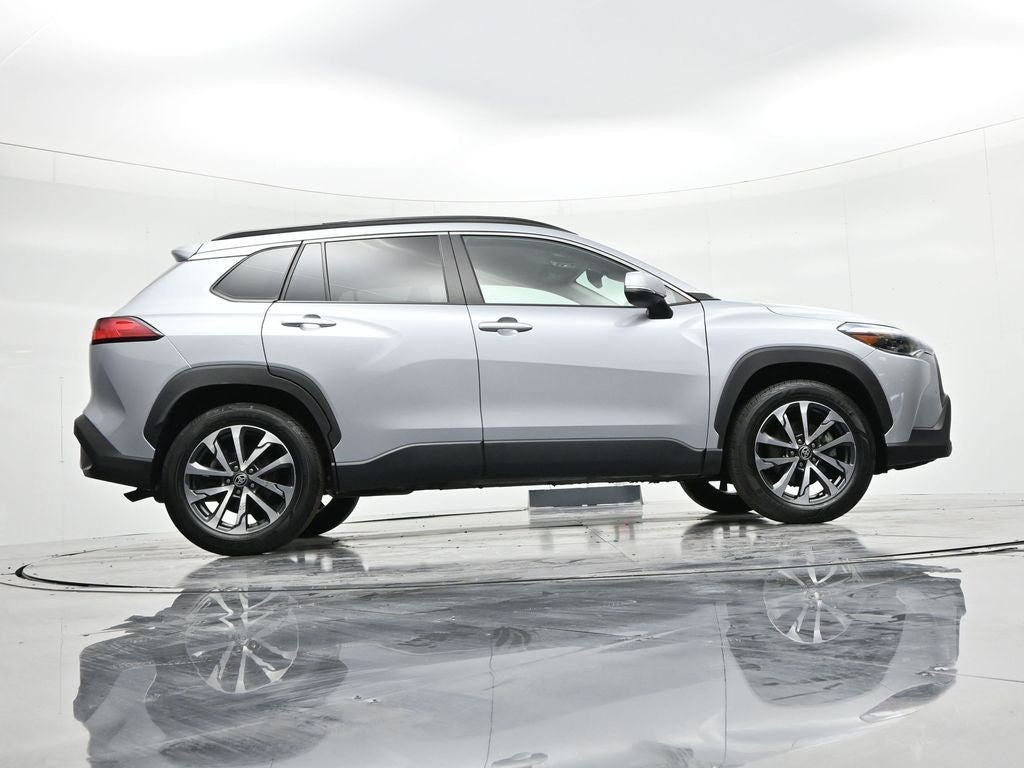 2024 Toyota Corolla Cross XLE 2WD (Natl)