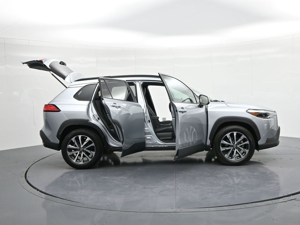 2024 Toyota Corolla Cross XLE 2WD (Natl)