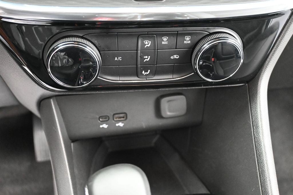 2024 Buick Encore GX AWD 4dr Sport Touring