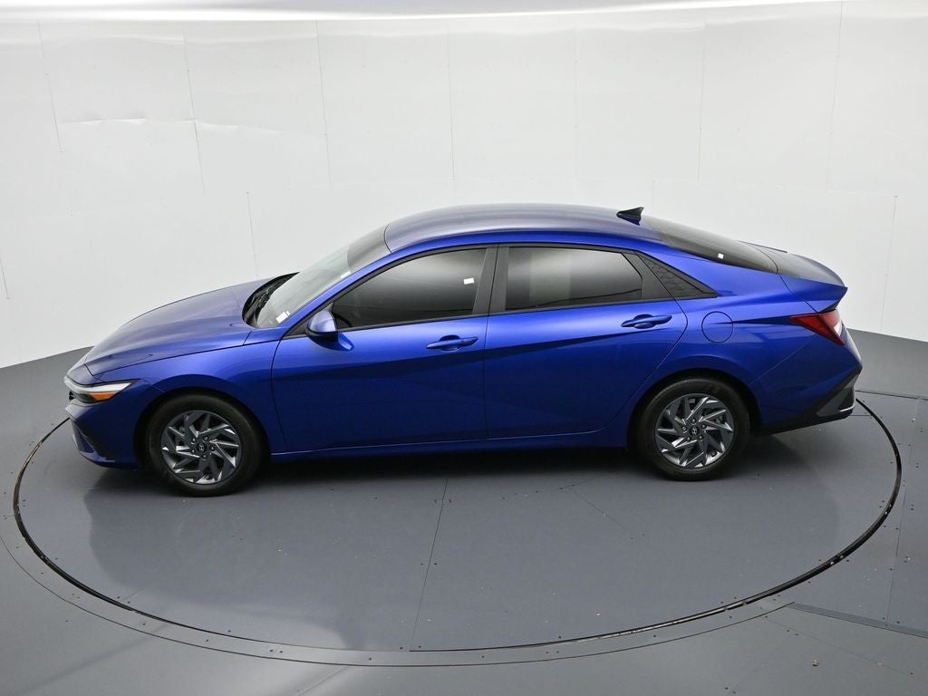 2024 Hyundai Elantra SEL IVT