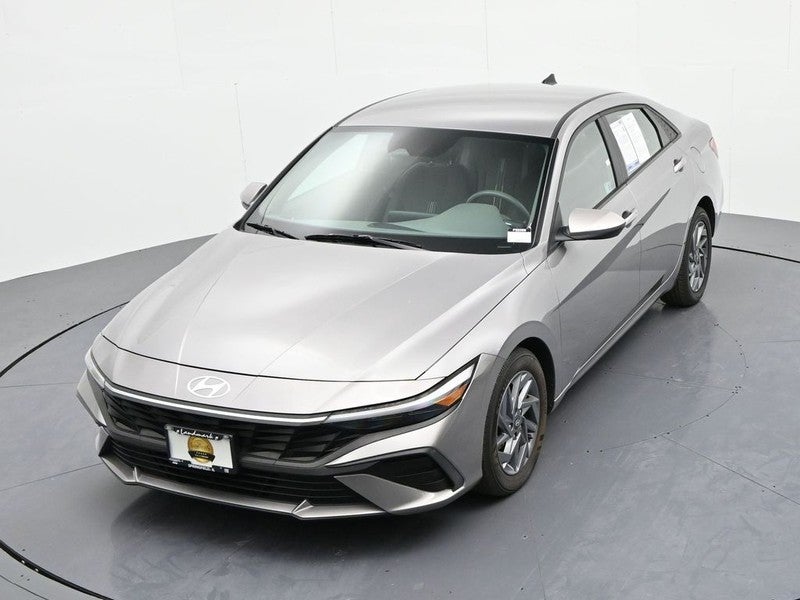 2024 Hyundai Elantra SEL IVT
