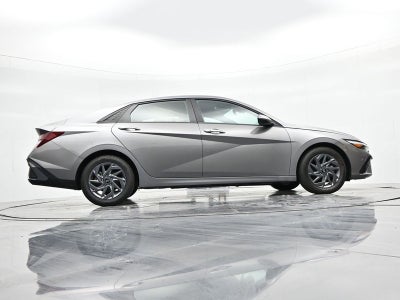 2024 Hyundai Elantra SEL IVT