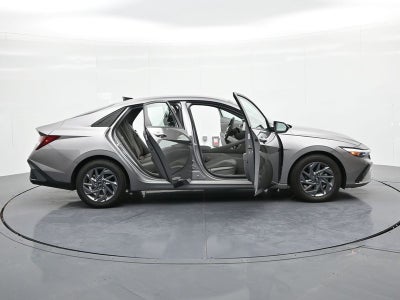 2024 Hyundai Elantra SEL IVT