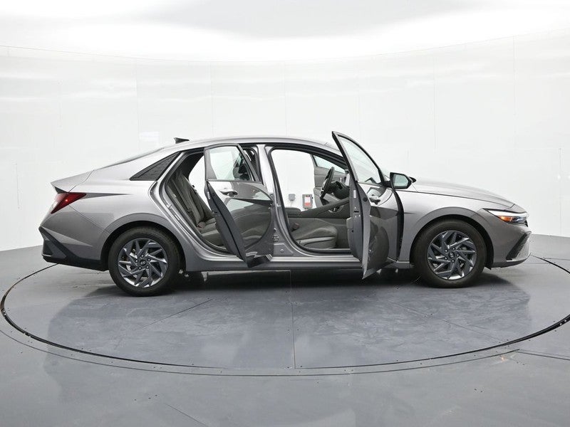2024 Hyundai Elantra SEL IVT