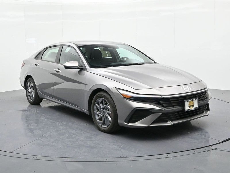2024 Hyundai Elantra SEL IVT