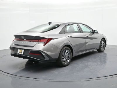 2024 Hyundai Elantra SEL IVT