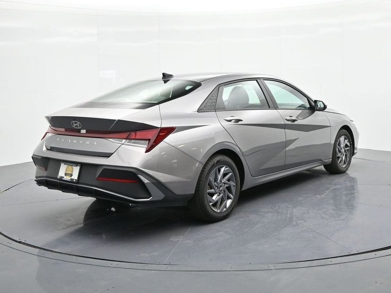 2024 Hyundai Elantra SEL IVT