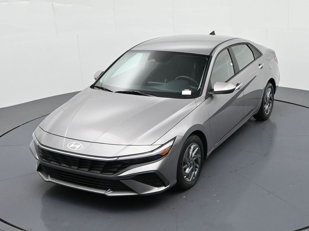 2024 Hyundai Elantra SEL IVT