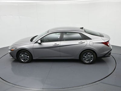 2024 Hyundai Elantra SEL IVT