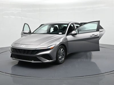 2024 Hyundai Elantra SEL IVT