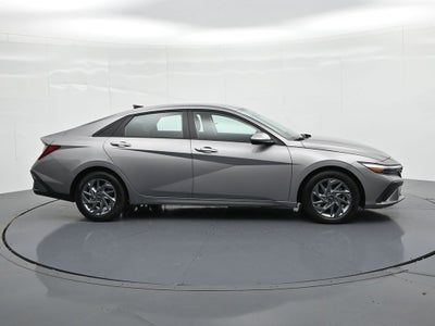 2024 Hyundai Elantra SEL IVT