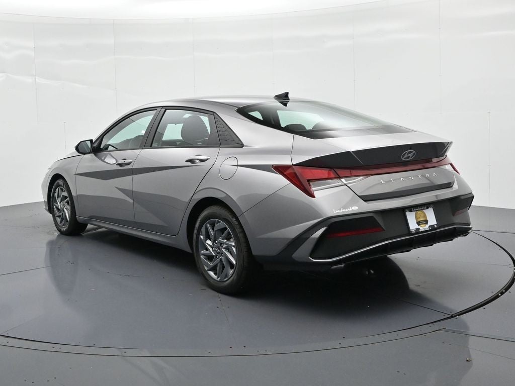 2024 Hyundai Elantra SEL IVT