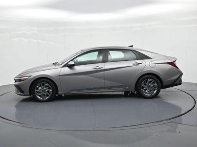 2024 Hyundai Elantra SEL IVT