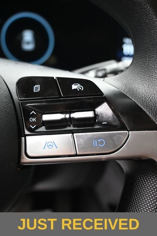 2024 Hyundai Elantra SEL IVT