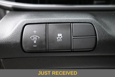 2024 Hyundai Elantra SEL IVT