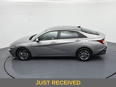 2024 Hyundai Elantra SEL IVT