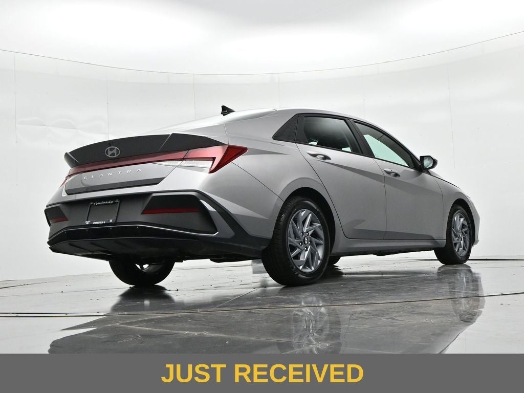 2024 Hyundai Elantra SEL IVT