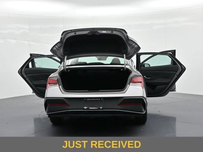 2024 Hyundai Elantra SEL IVT