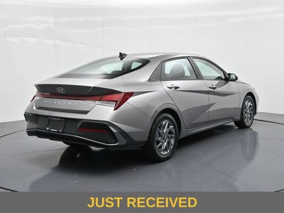 2024 Hyundai Elantra SEL IVT